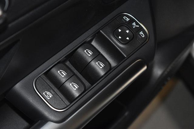 MERCEDES-BENZ GLA - 5