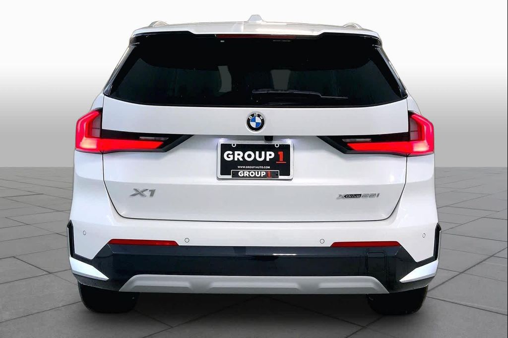 صورة 4 لـ 2026 BMW X1 XDRIVE28I