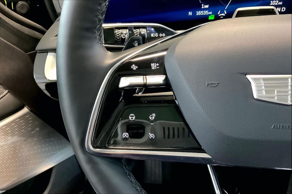 2025 Cadillac OPTIQ SPORT 2 AWD — миниатюра 23