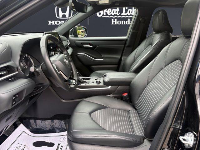 صورة 9 لـ 2024 Toyota HIGHLANDER XSE