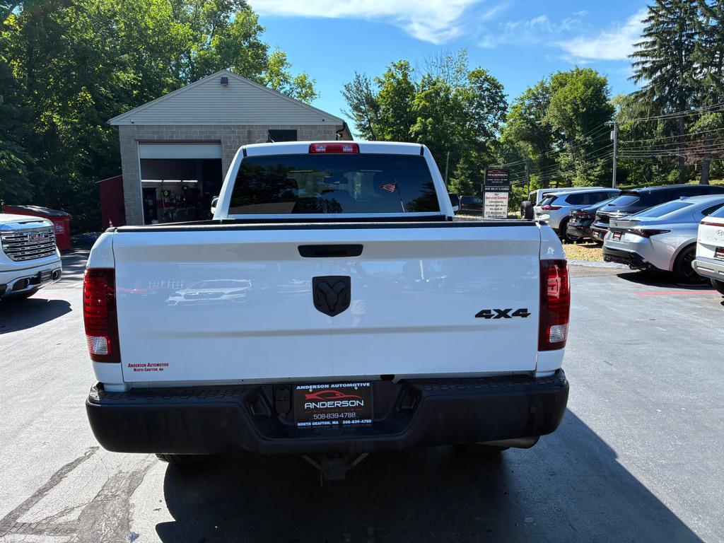 صورة 8 لـ 2023 RAM 1500 CLASSIC WARLOCK QUAD CAB 4X4 6'4' BOX