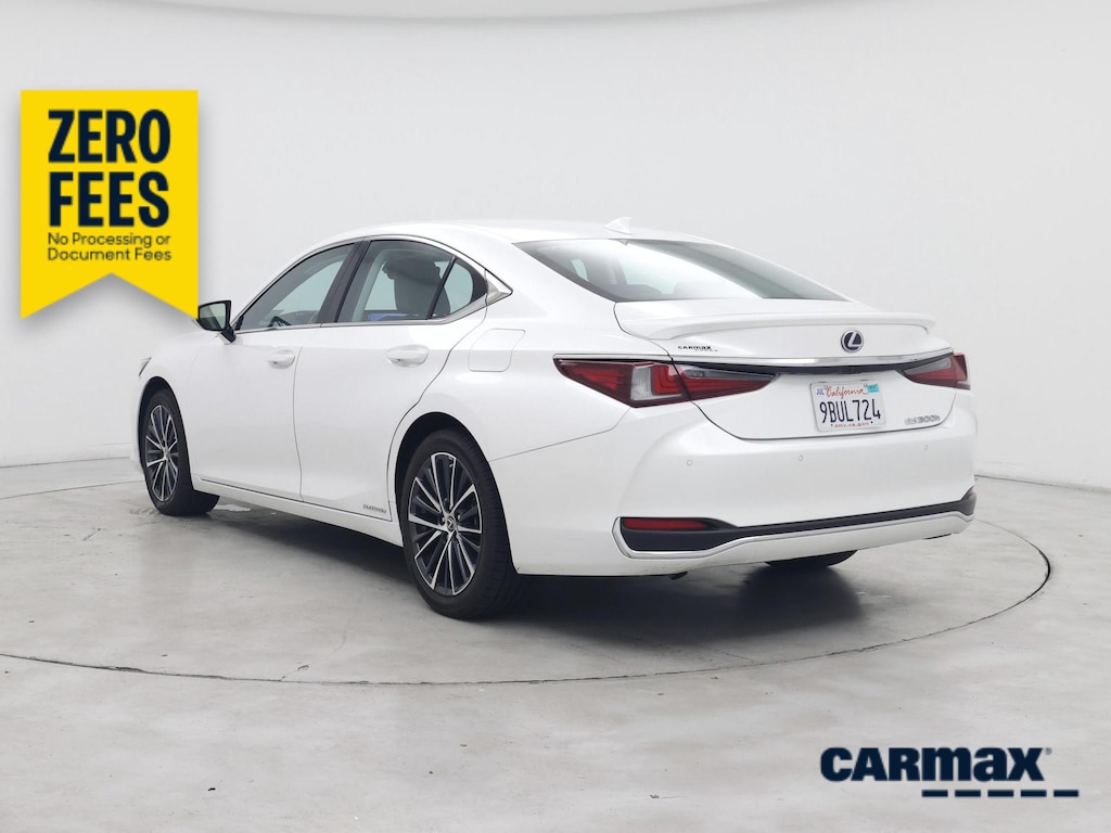 صورة 2 لـ 2022 Lexus ES 300H LUXURY