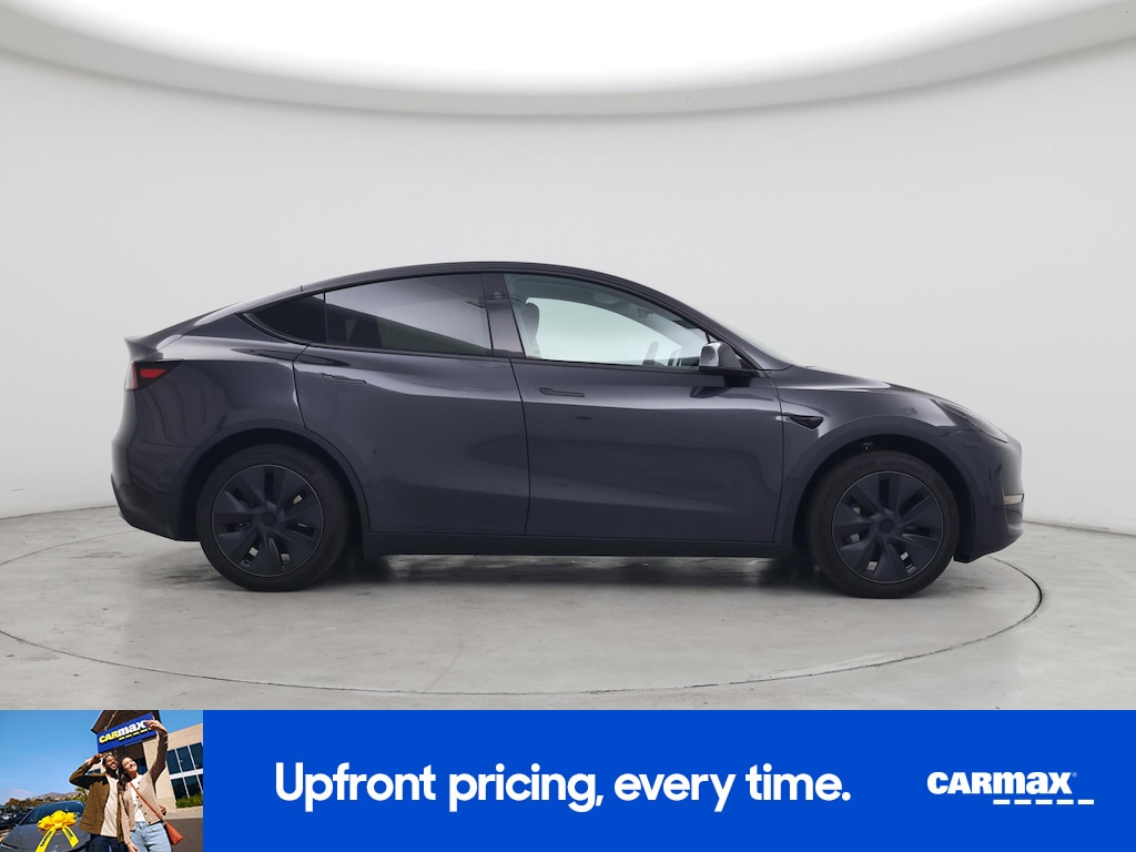 TESLA MODEL Y LONG RANGE - 9
