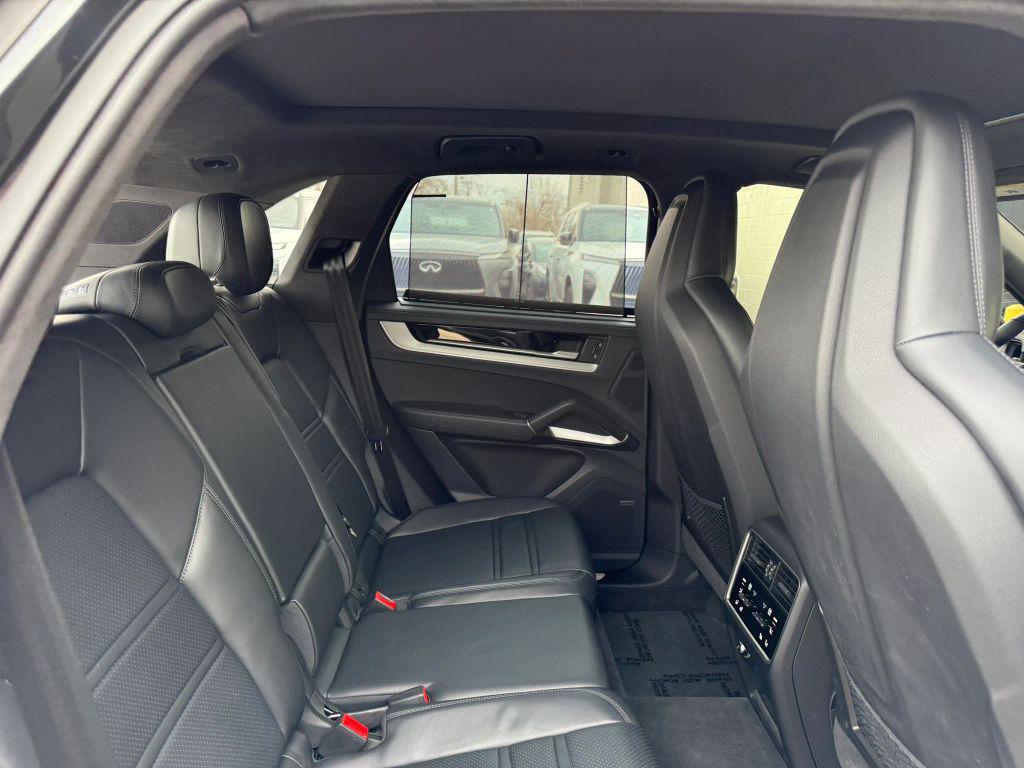 صورة مصغرة 48 لـ 2024 Porsche CAYENNE CAYENNE TURBO E-HYBRID