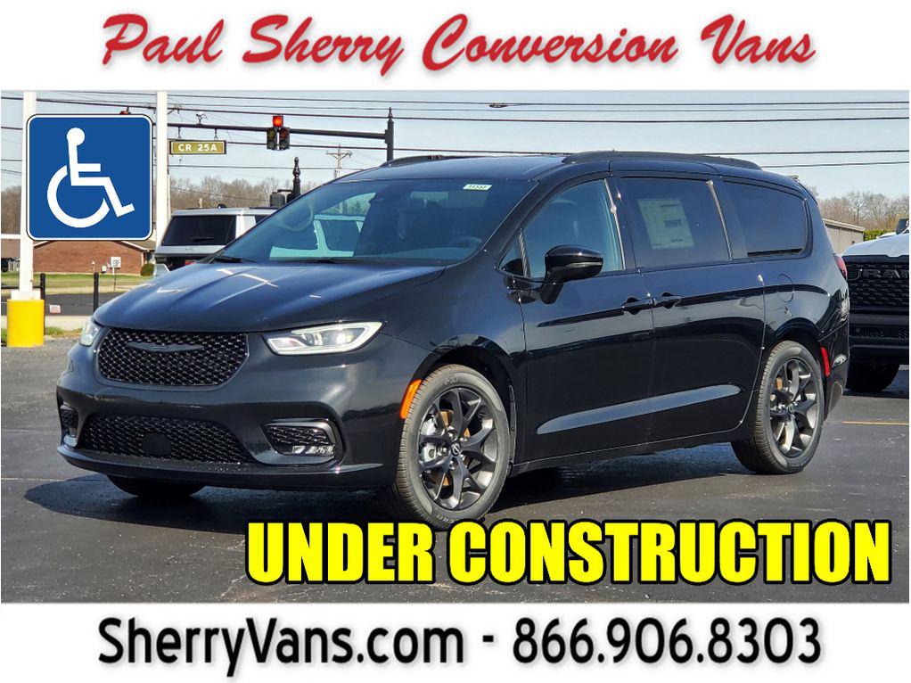 New 2026 Chrysler Pacifica L