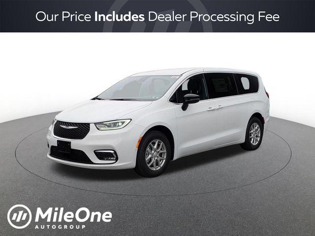New 2026 Chrysler Pacifica Select