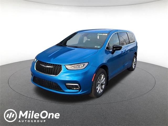 New 2026 Chrysler Pacifica Select