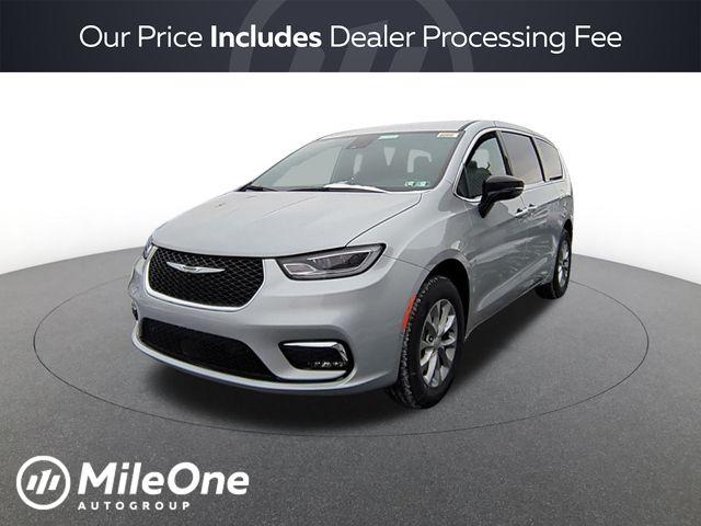 New 2026 Chrysler Pacifica Select