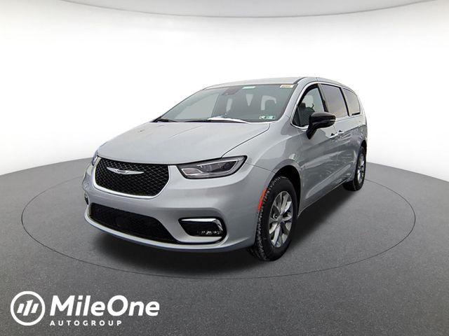 New 2026 Chrysler Pacifica Select