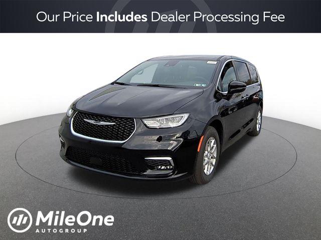 New 2026 Chrysler Pacifica Select