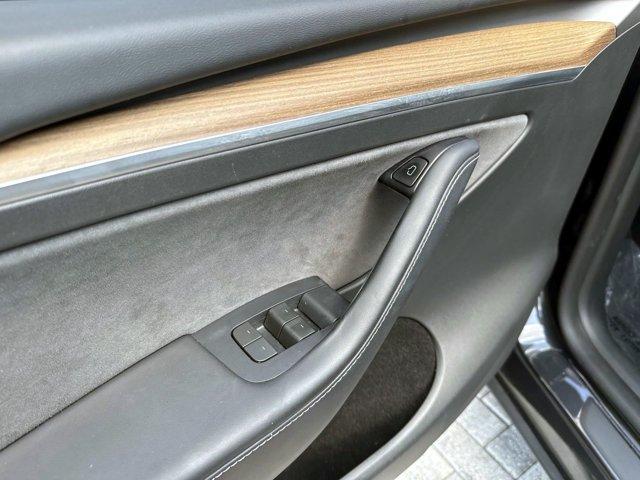 2024 Tesla MODEL Y LONG RANGE 缩略图 16