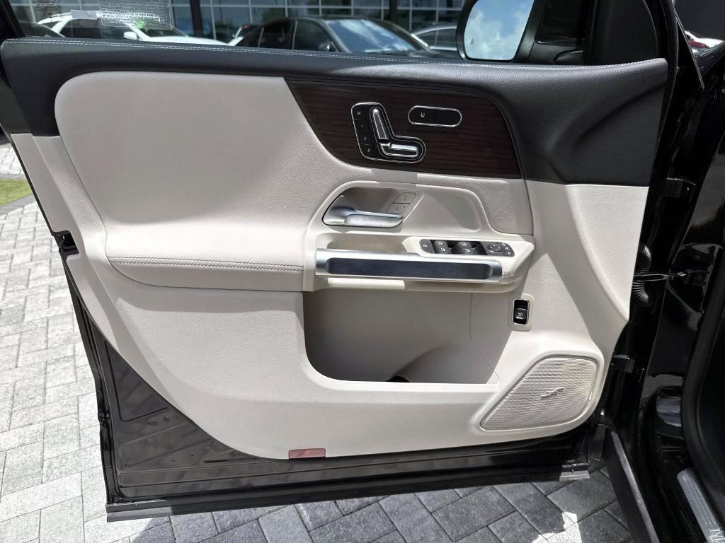2026 Mercedes-BENZ GLB 缩略图 17