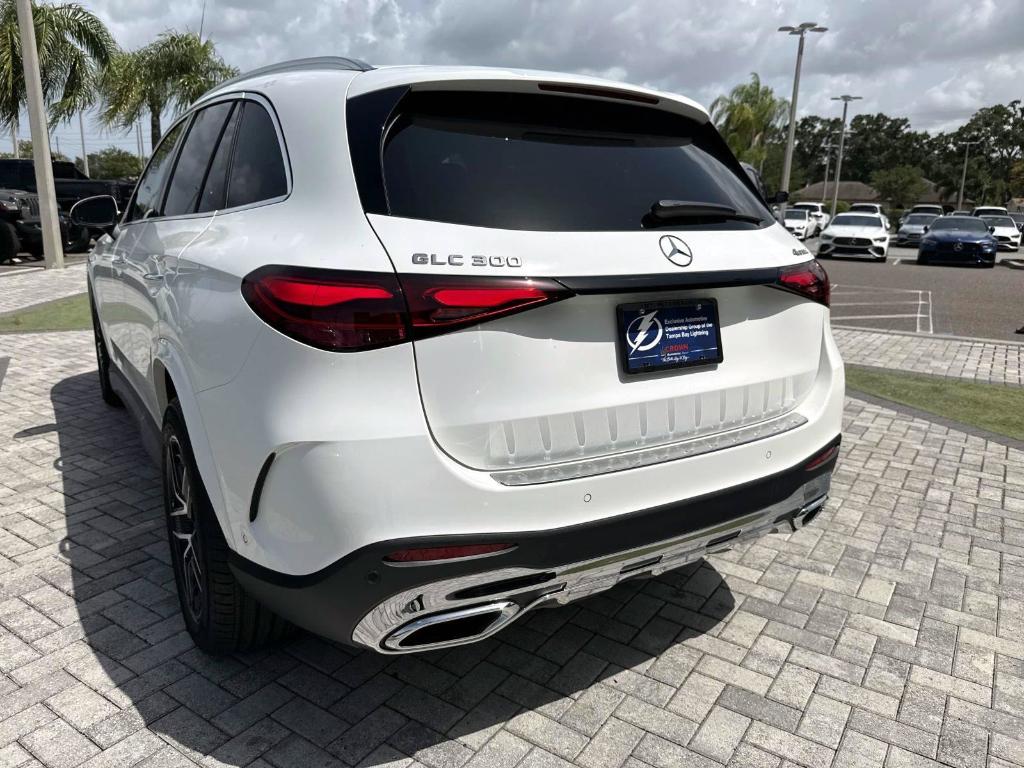 2026 Mercedes-BENZ GLC photo 9