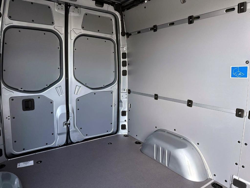 2026 Mercedes-BENZ SPRINTER 2500 144 WB — миниатюра 11