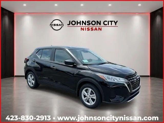 New 2025 Nissan Kicks S