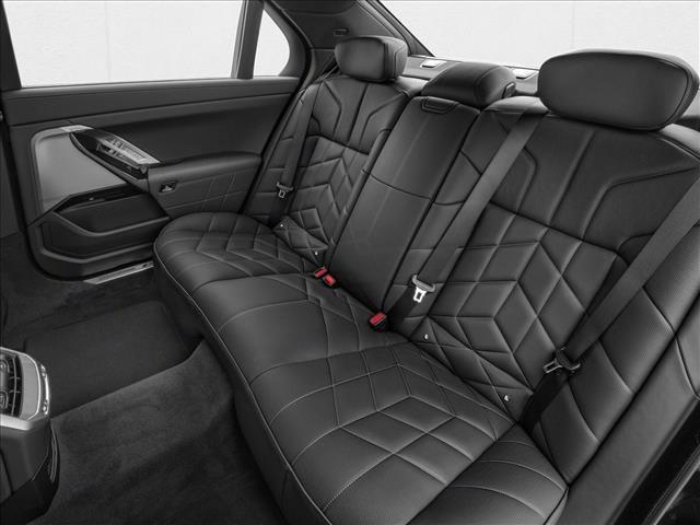 2026 BMW 750E I XDRIVE — фото 9
