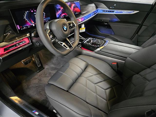 صورة 9 لـ 2026 BMW 740 740I