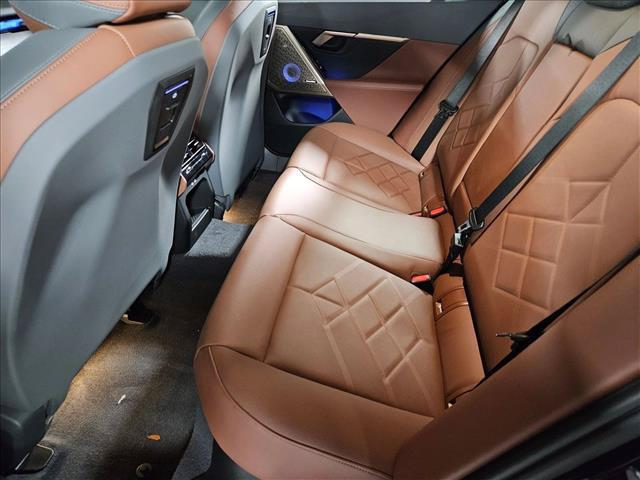 2027 BMW 530 I — миниатюра 14
