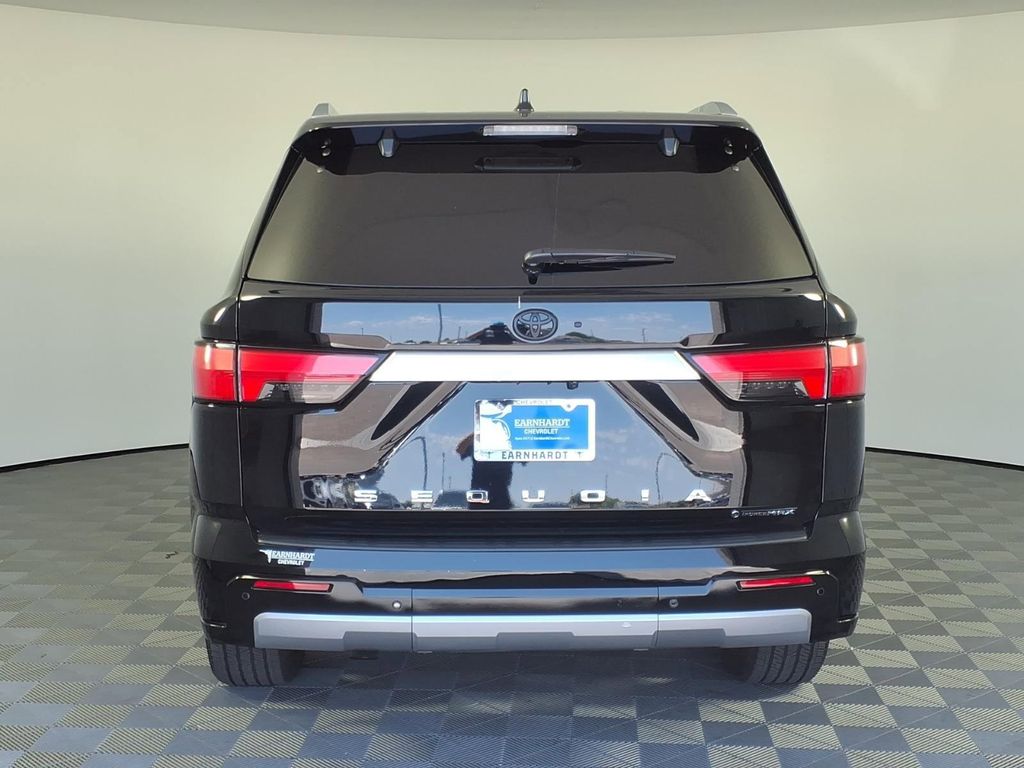 2026 Toyota SEQUOIA CAPSTONE — миниатюра 13