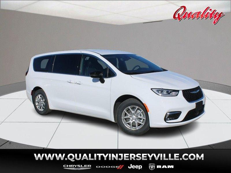 New 2026 Chrysler Pacifica Select