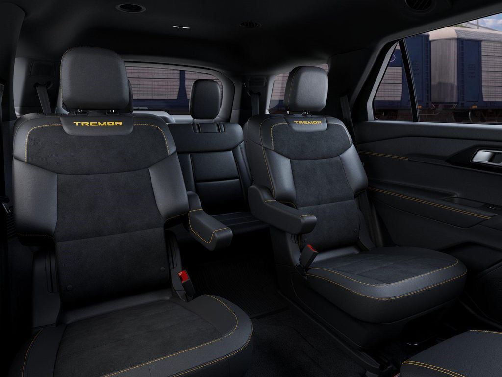 2027 FORD EXPLORER TREMOR 照片 11