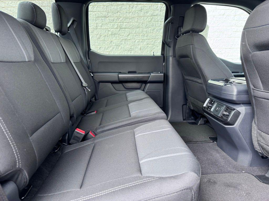 صورة مصغرة 19 لـ 2026 FORD F-150 STX