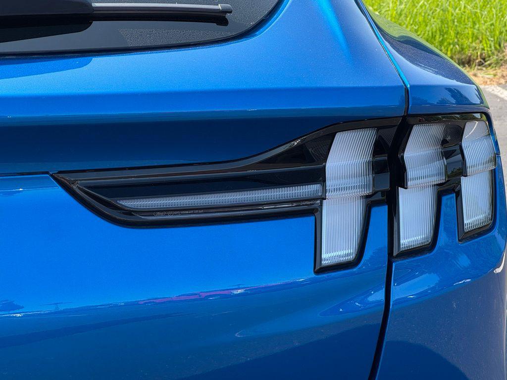 2025 FORD MUSTANG MACH-E GT thumbnail 11