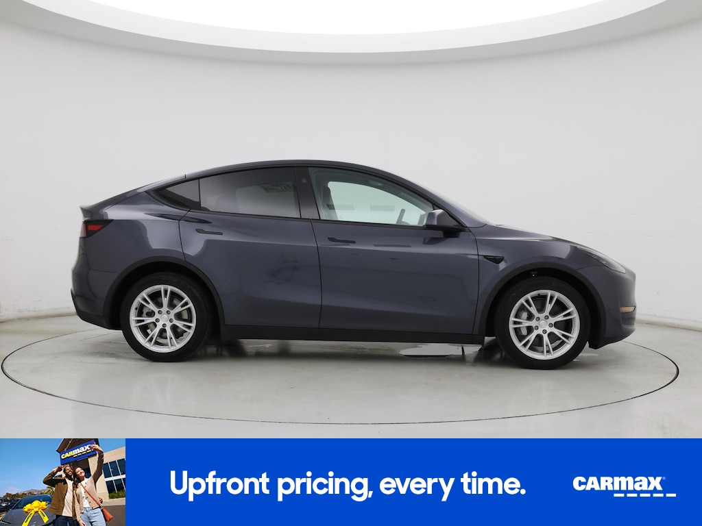 TESLA MODEL Y LONG RANGE - 9