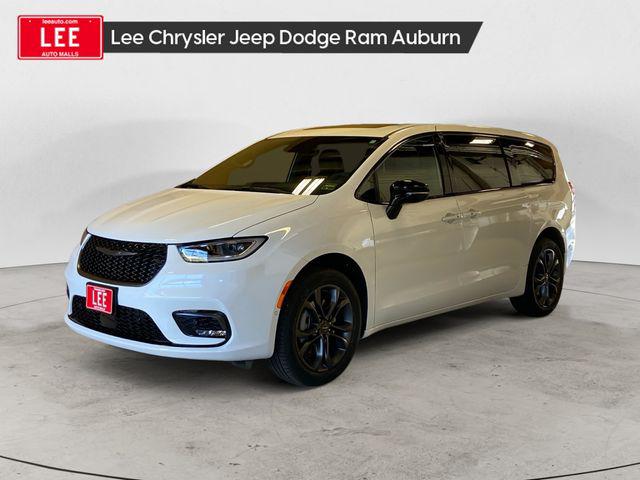 New 2026 Chrysler Pacifica L
