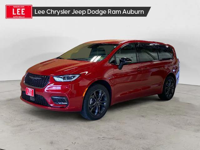 New 2026 Chrysler Pacifica L