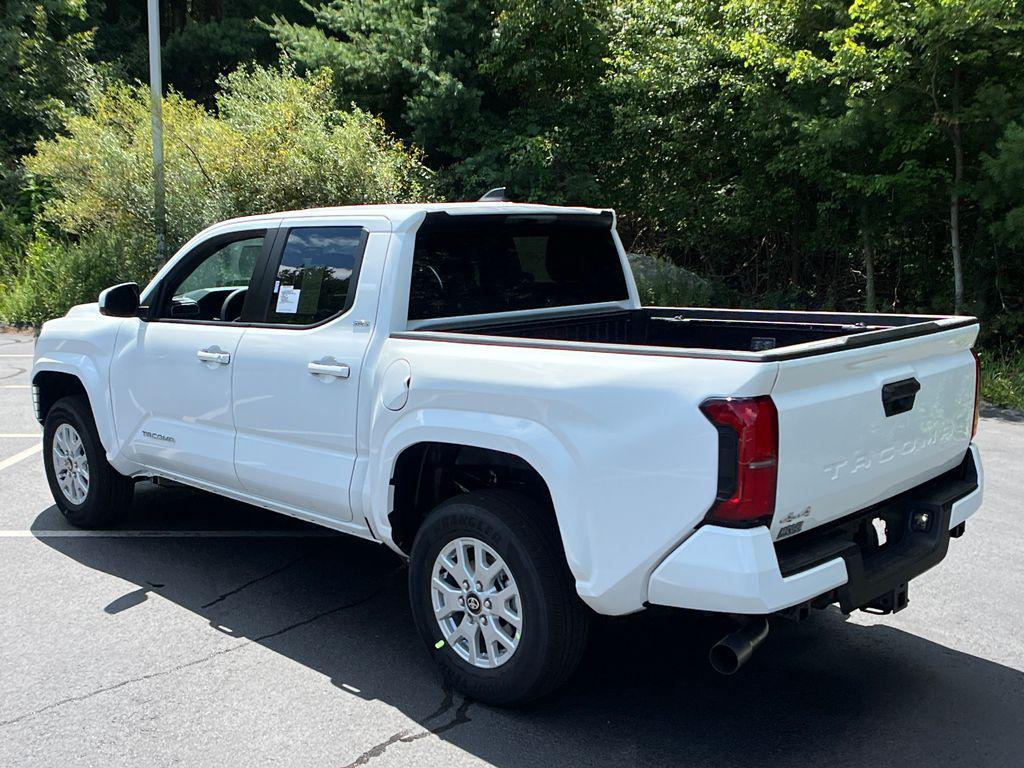 2026 Toyota TACOMA SR5 — фото 3