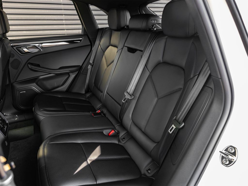 2026 Porsche MACAN — миниатюра 22