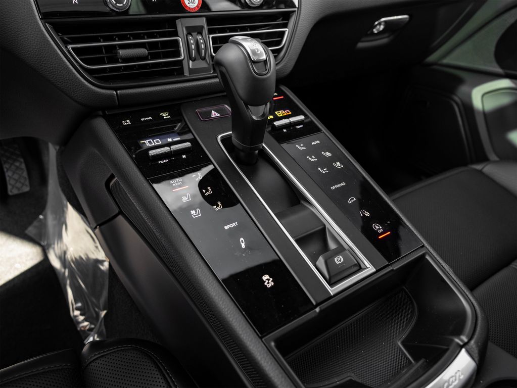 2026 Porsche MACAN — миниатюра 30