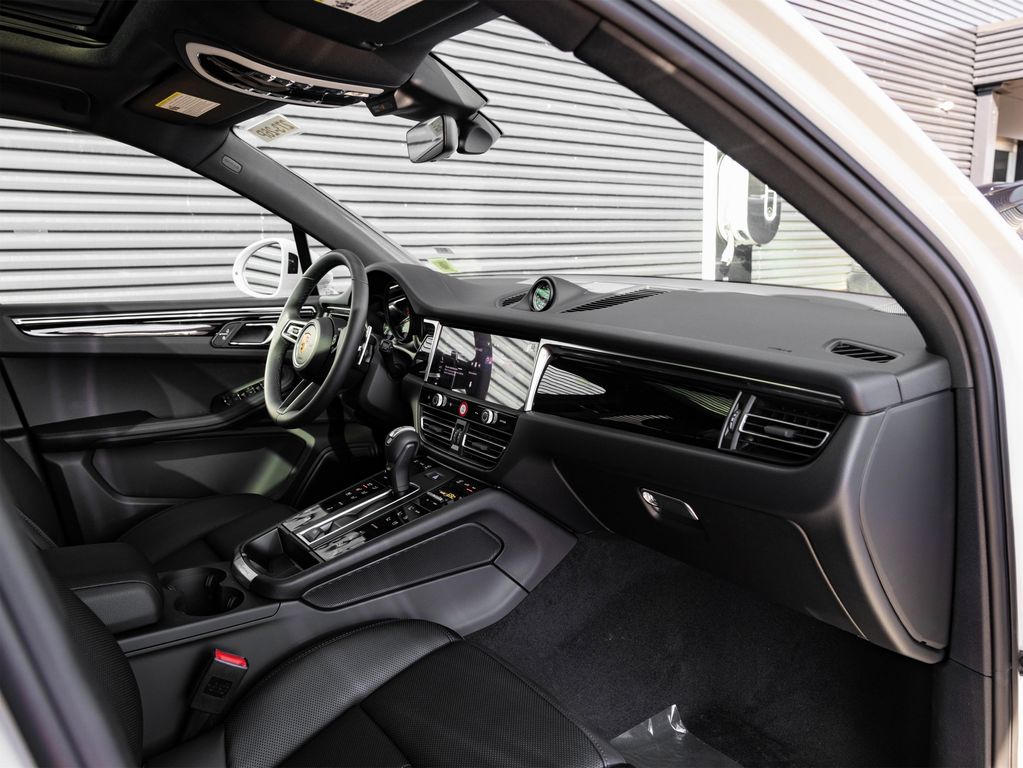 2026 Porsche MACAN — миниатюра 19