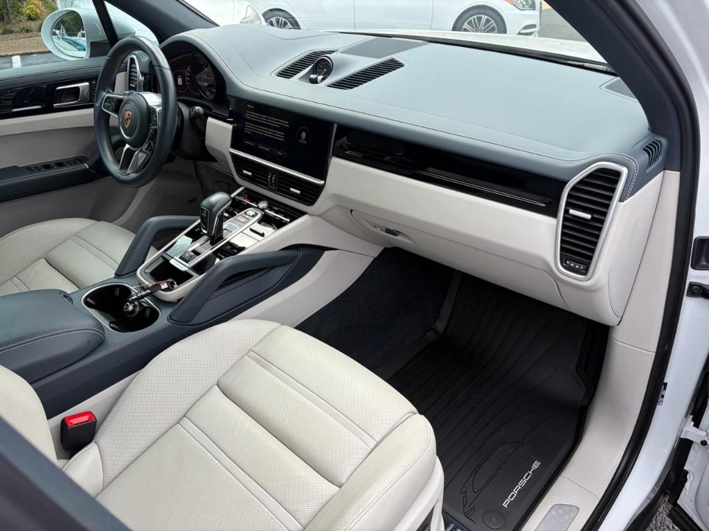 صورة مصغرة 20 لـ 2023 Porsche CAYENNE E-HYBRID