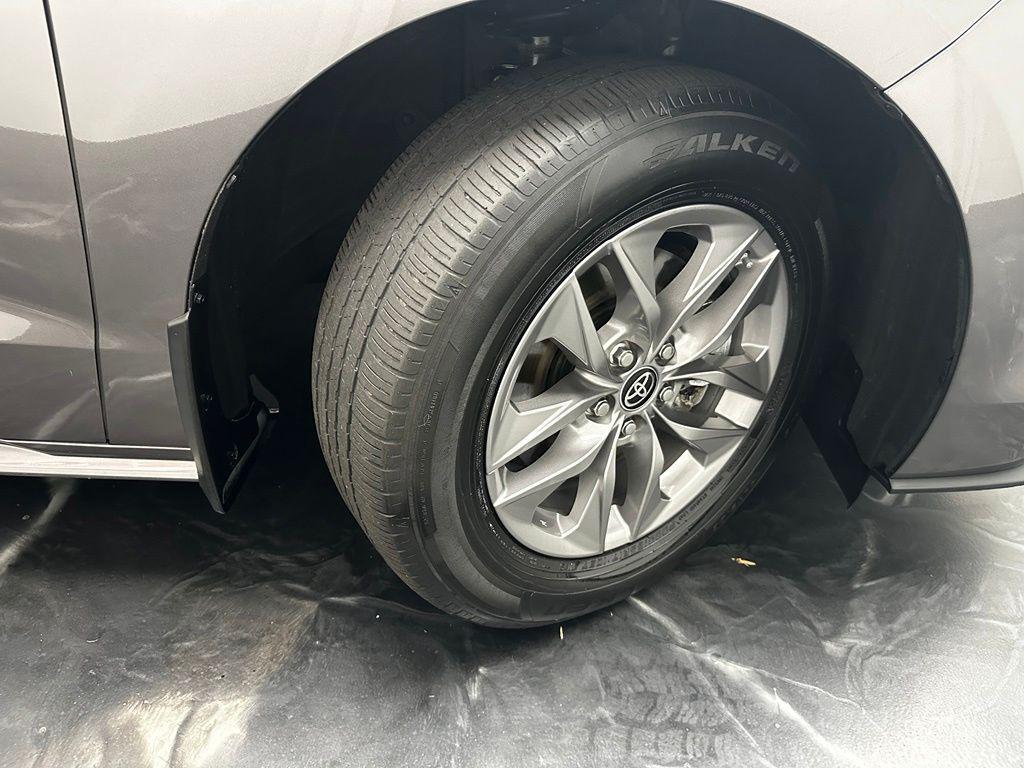 2024 Toyota SIENNA XLE — миниатюра 35