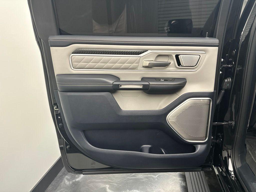 2025 RAM 1500 ST — миниатюра 14