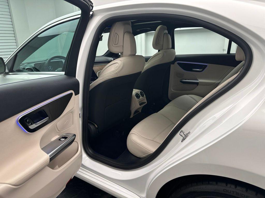 صورة 6 لـ 2025 Mercedes-BENZ C-CLASS