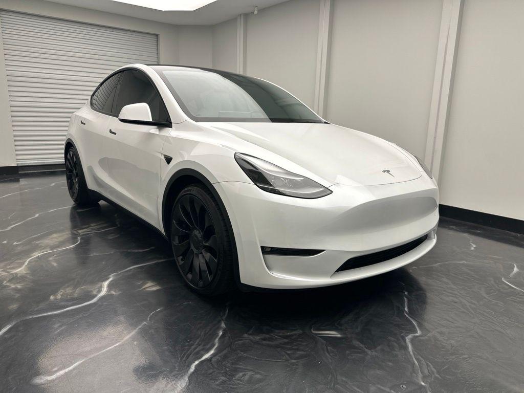 2024 Tesla MODEL Y PERFORMANCE DUAL MOTOR ALL-WHEEL DRIVE photo 2