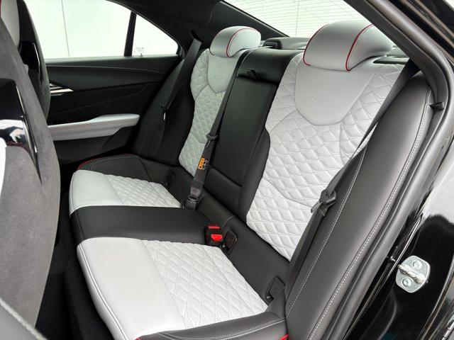 صورة مصغرة 11 لـ 2025 Cadillac CT4-V BLACKWING