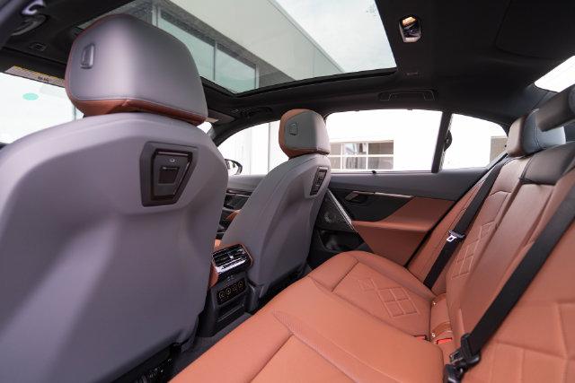 2027 BMW 550E 550E XDRIVE — миниатюра 15