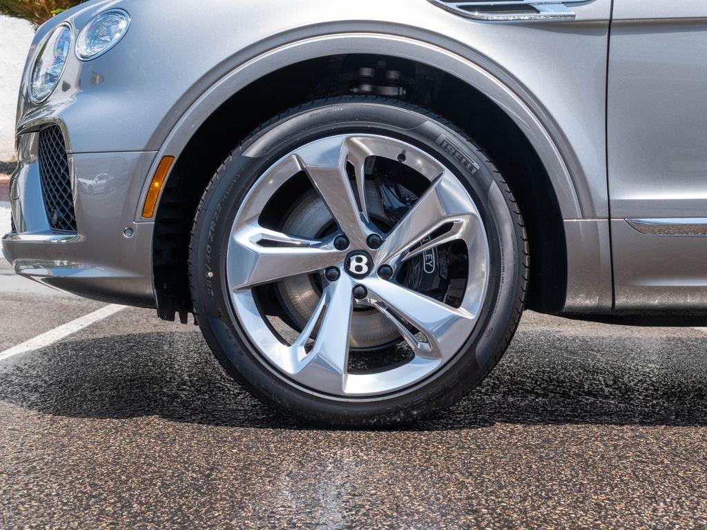 2026 Bentley BENTAYGA V8 照片 6