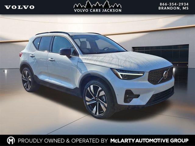 New 2026 Volvo XC40 Ultra, B5 AWD Gas (mild hybrid), Dark