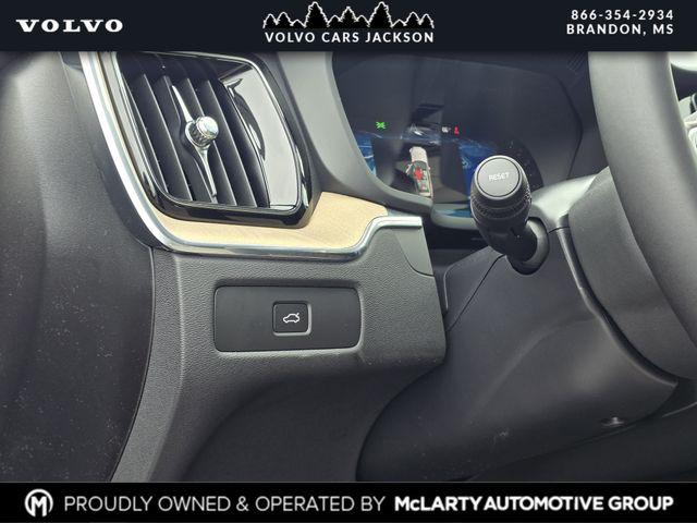 2026 Volvo XC60 B5 PLUS — миниатюра 17