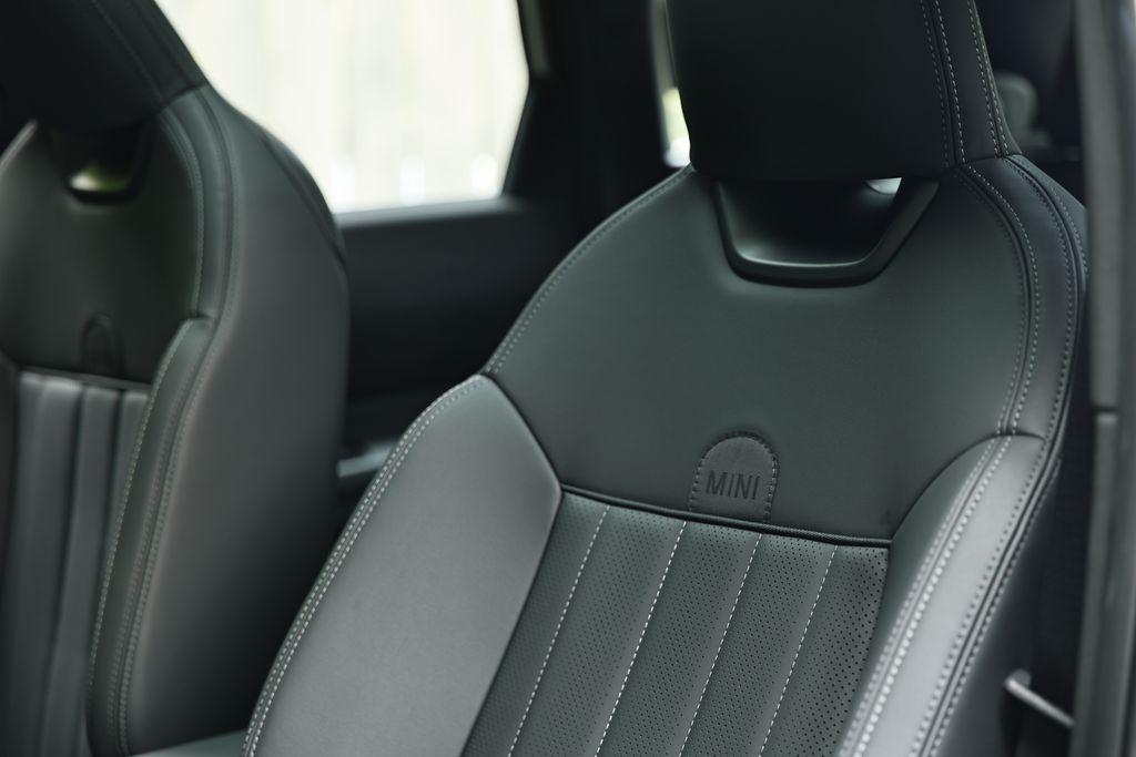 2027 MINI COUNTRYMAN COOPER S — миниатюра 20