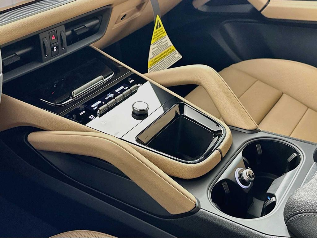 2026 Porsche CAYENNE S — миниатюра 20