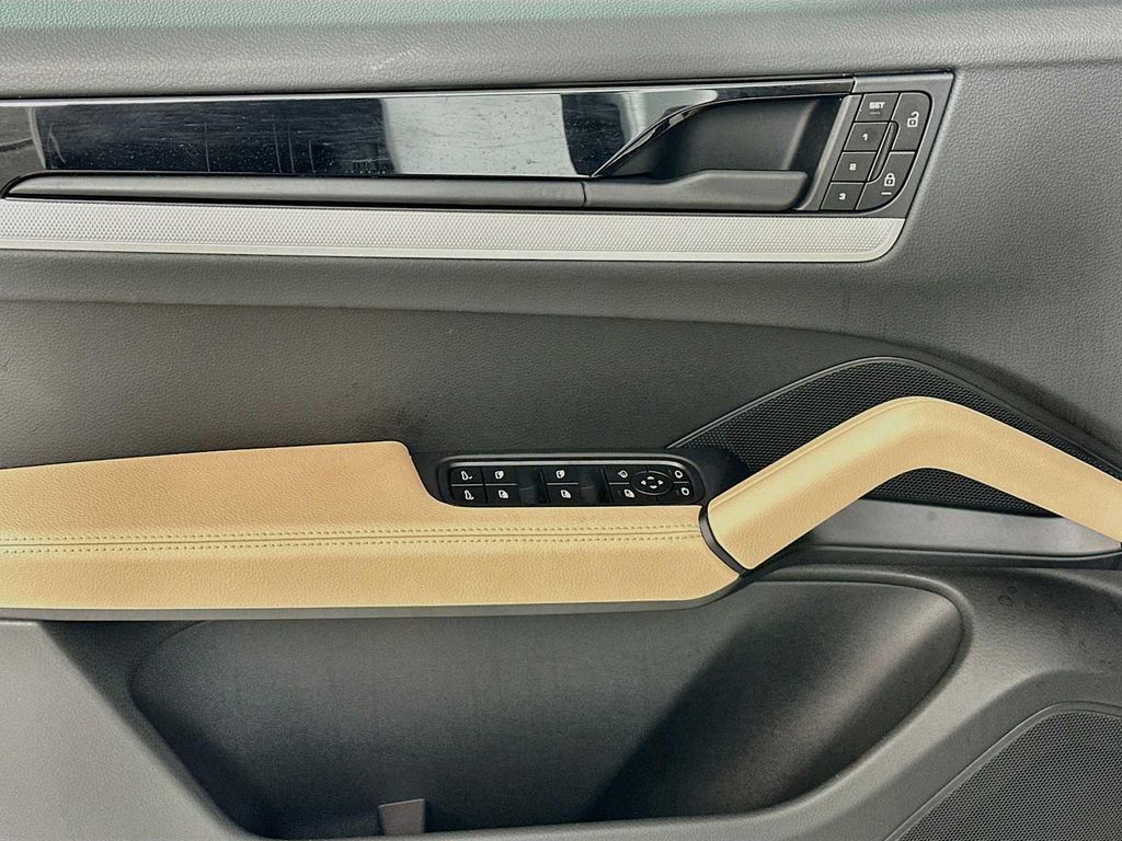 2026 Porsche CAYENNE S — миниатюра 11