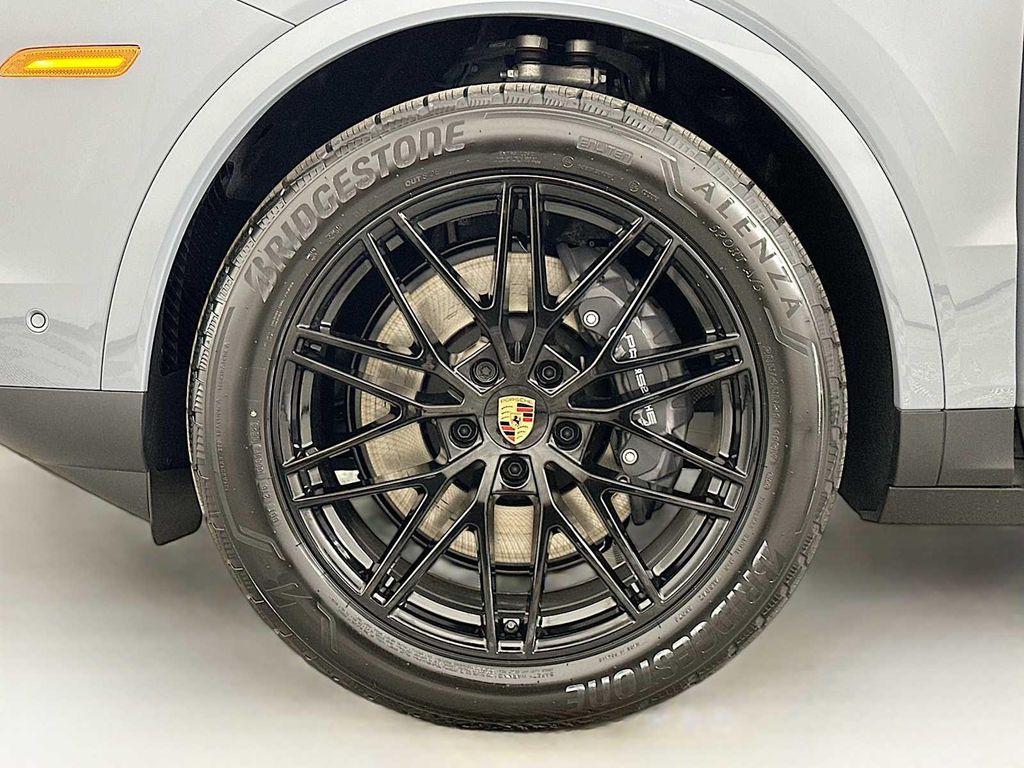 2026 Porsche CAYENNE — миниатюра 32