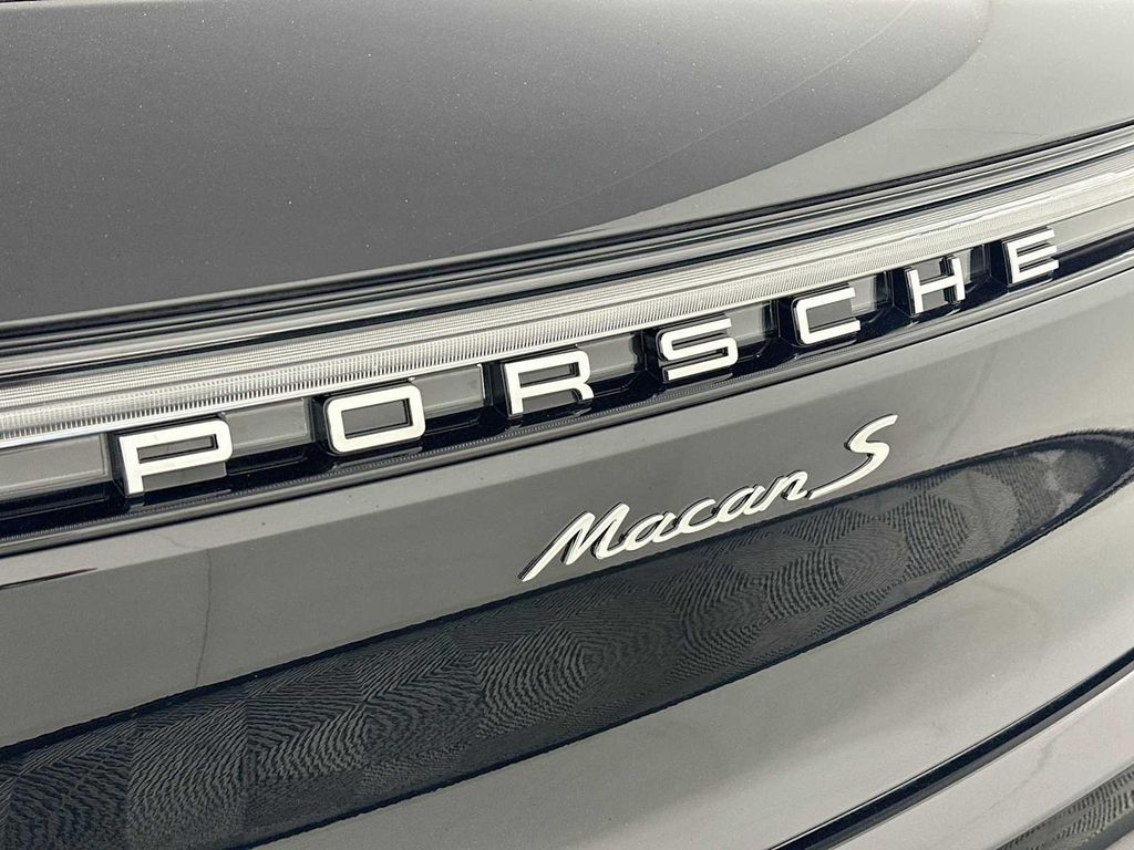 2026 Porsche MACAN — миниатюра 32