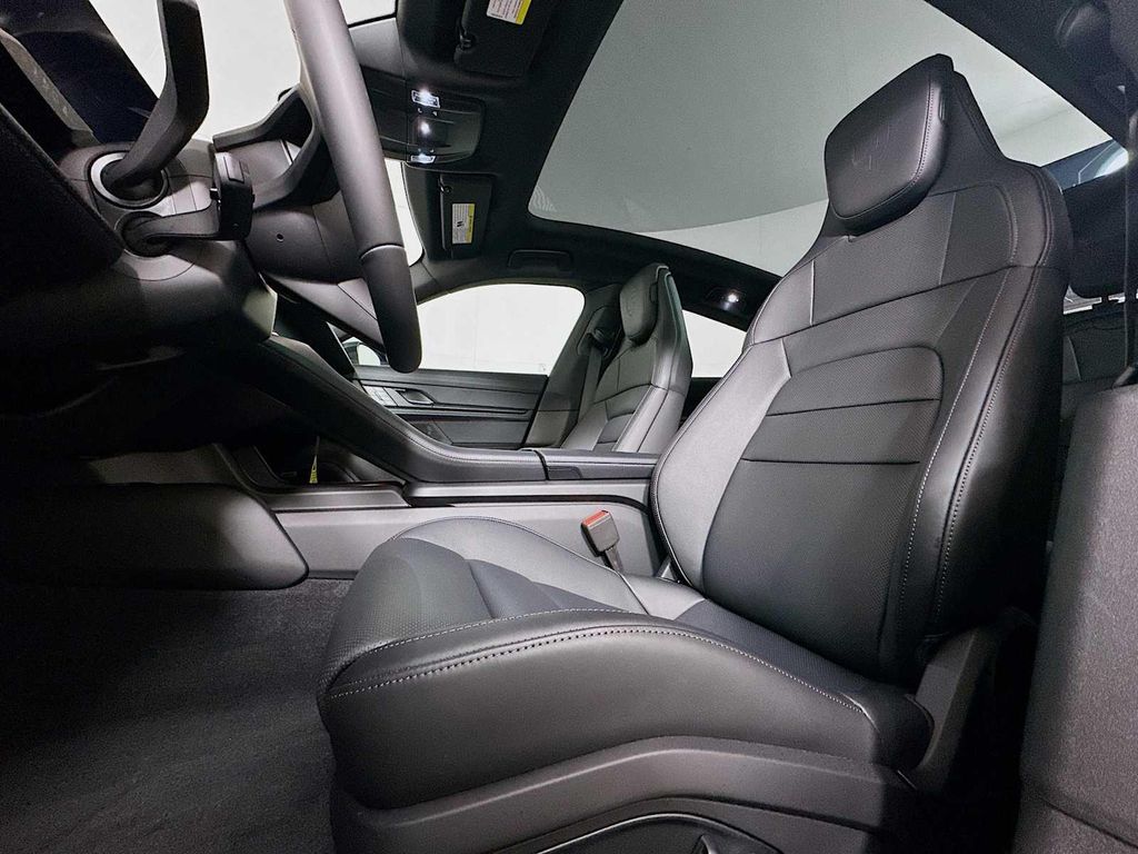 2026 Porsche TAYCAN BLACK EDITION 照片 5